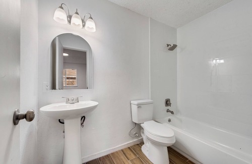 White Settlement House | Modern 3-bedroom duplex in near Downtown Ft. Worth