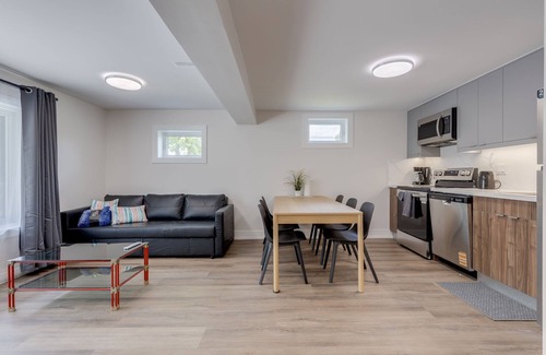 Newtonbrook House | Modern 3-Bedroom Escape + Free Parking