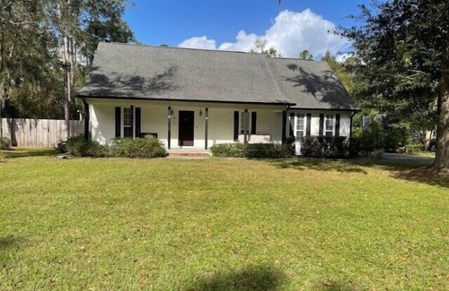 Camden House | Modern 3 bedroom - Gated Community!