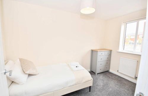 Kirkdale House | Modern 3 Bedroom House in Kirkdale Liverpool