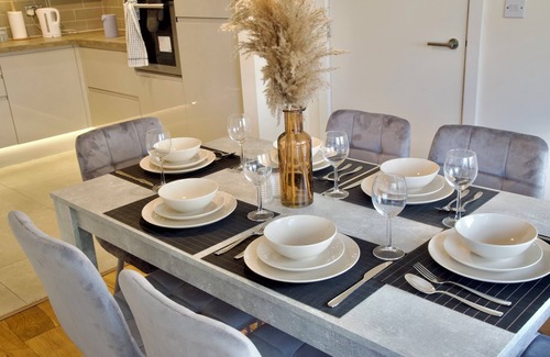 Reading House | Modern 3 bedroom house in Reading with Garden & Free Parking