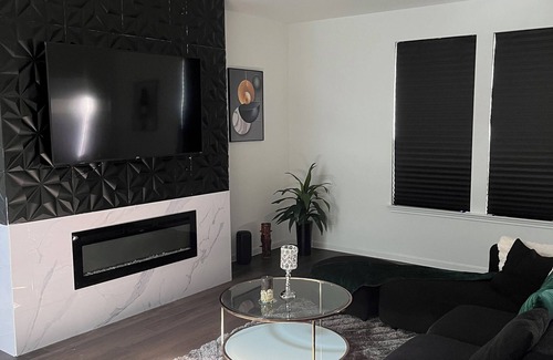 Southbelt/Ellington House | Modern 3-bedroom house near hobby with movie room