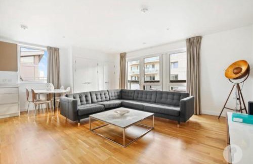 Stratford Apartment | Modern 3 bedroom - Olympic Park - E20 Stratford