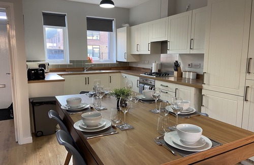Arksey House | Modern 3-bedroom residential with double driveway