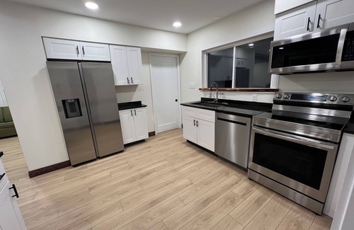 State College House | Modern 3 Bedroom House, walkable to downtown State College