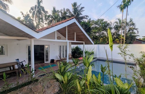 Kathaluwa Villa | Modern 3 Bedroom Villa, Stunning Private Pool, Only 250m to Beach