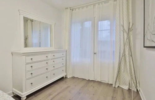 Cote-Saint-Paul Apartment | Modern 3-BR Home Free Parking Monthly Stay Welcome