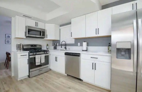 Paradise Valley House | Modern 3 BR Oasis w/Pool - Home Away From Home