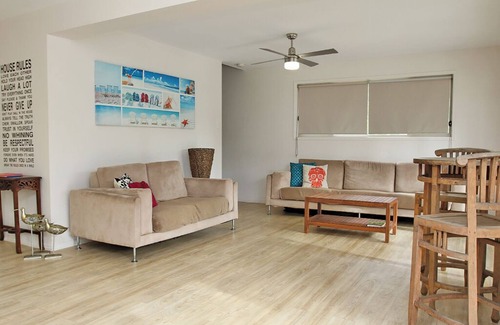 Amity Point House | Modern 3 level home, Central Location with water glimpses