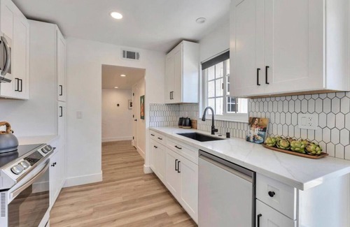 Willow Glen House | Modern 3bd/2ba w/Workspace, Pet Friendly, 2mi from S. Row, V. Fair & Pruneyard