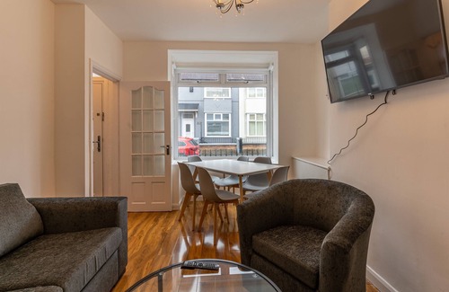 Liverpool House | Modern 3BD Home | 6min to Wavertree Botanic Gardens