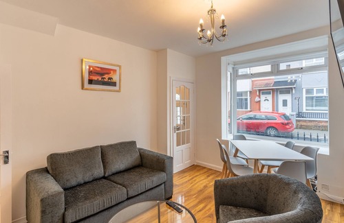 Liverpool House | Modern 3BD Home | 6min to Wavertree Botanic Gardens