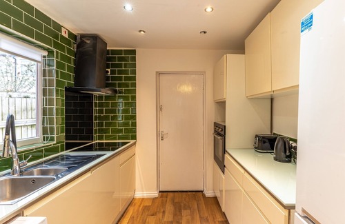 Liverpool House | Modern 3BD Home | 6min to Wavertree Botanic Gardens