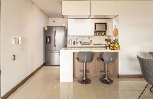 Castropol Apartment | Modern 3BR/2.5BA APT in El Poblado w/ 600+ Mbps Wifi, A/C, BBQ, Balcony + View