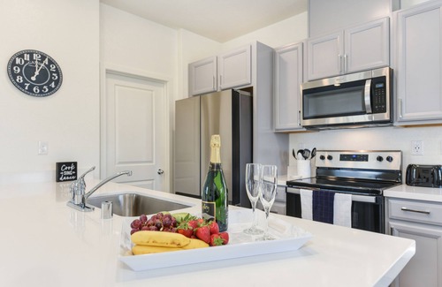 Roseville House | Modern 3BR/2BA Perfect for Longer Stays