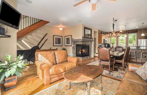 Rendezvous House | Modern 3br Cabin W Balcony & Bbq