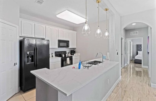 Florida Central Atlantic Coast Apartment | Modern 3BR Condo at Vista Cay – Near Disney