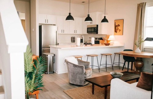 Athens House | Modern 3BR DAWGout by MHM Luxury Properties