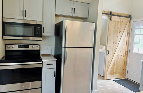 Eatonville Apartment | Modern 3BR Dome away from Home w/Hot Tub, Fire Pit ~ 22 mi to Mt. Rainier