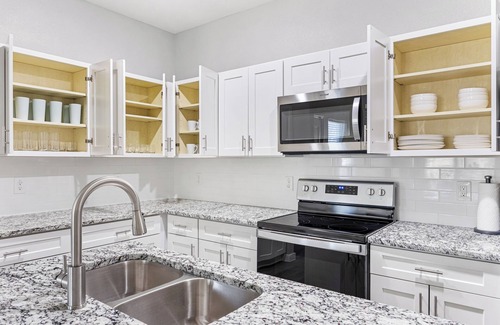 South Dallas - Fair Park House | Modern 3BR Home Downtown Dallas