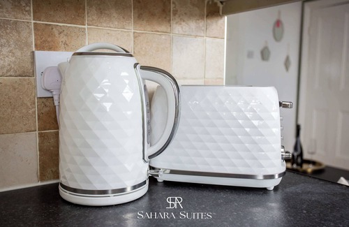 Heaton House | Modern 3BR Home Jesmond | Walk to City & Quayside