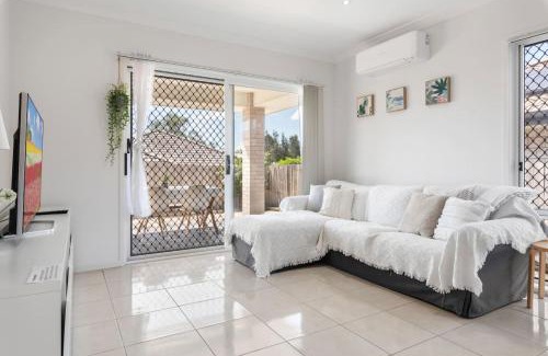 Deebing Heights House | Modern 3BR Home in Peaceful Deebing Heights