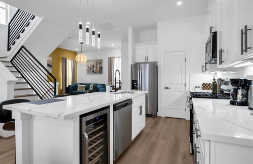 OST - South Union House | Modern 3BR Home - Med Center, NRG, Zoo, Downtown