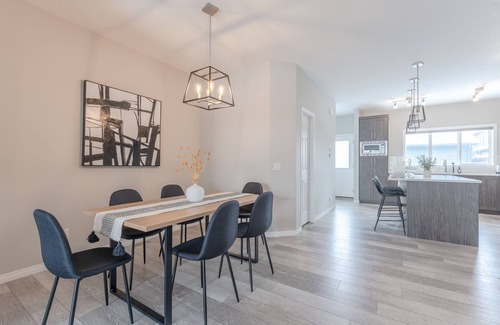 Northwest Calgary House | Modern 3BR Home W/King Bed & Family-Friendly Amenities | 14min to Airport