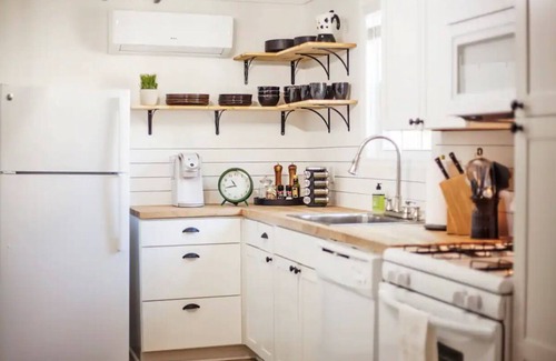 Westside House | Modern 3BR in Downtown CHS Hottest Neighborhood