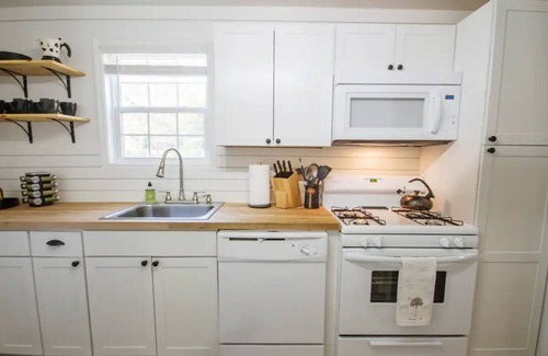 Westside House | Modern 3BR in Downtown CHS Hottest Neighborhood
