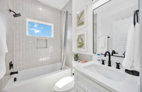 Northside House | Modern 3BR Near Minute Maid Ensuite & Balcony