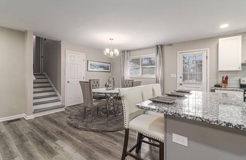 Church Street House | Modern 3BR Retreat with Huge Yard & Grill - Sleeps 8 close to ATL Airport