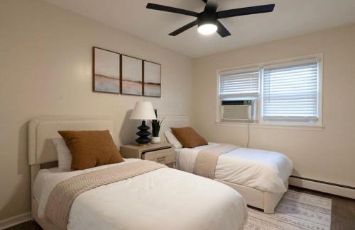 Kearny Apartment | Modern 3BR Suburb Retreat Near EWR Airport Just 10 Min to Newark & 25 Min to NYC