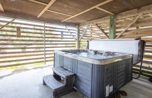 Kitty Hawk House | Modern 3rd Row Cottage Hot Tub and Pet Friendly