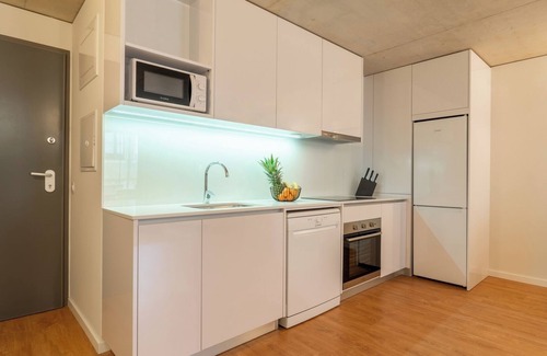 Paranhos Apartment | Modern 4-Apt Retreat for 14, Porto by HostWise