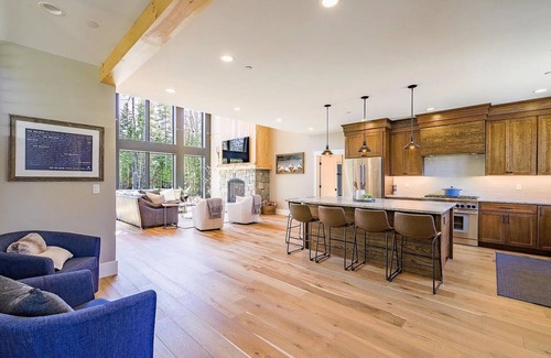 Carrabassett Valley House | Modern 4-bedroom house with WiFi and AC in fabulous Carrabassett Valley