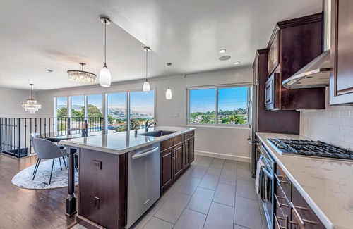 South San Francisco House | Modern 4-bedroom House with a View in South San Francisco