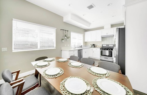 Westminster House | Modern 4 Bedroom Central Oasis with Spa