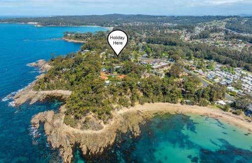 Sunshine Bay House | Modern 4-Bedroom Home Steps to Sunshine Bay Beach