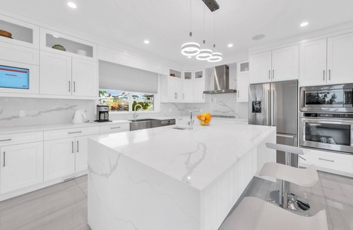 Gibsons House | Modern 4-bedroom house with ocean& mountain view