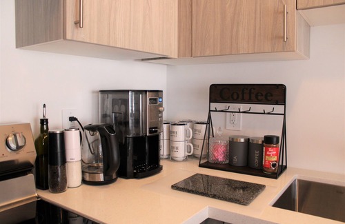 Barrie House | Modern 4 Bedroom Townhouse in Barrie South