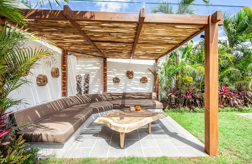 Berawa Cottage | Modern 4 BR Villa 400m to the Beach in Canggu