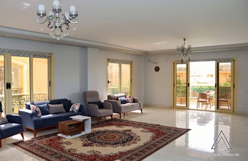 Kirdasah Apartment | Modern 4 Rooms Stay - Close to Grand Egyptian Museum & Pyramids