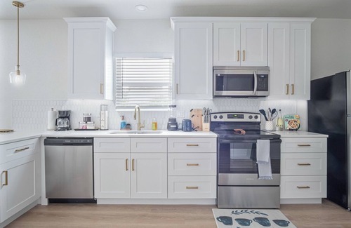 Downtown San Antonio House | Modern 4BR/2.5BA Stylish Home Near DT & Riverwalk