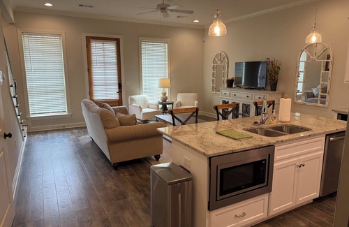 Tuscaloosa House | Modern 4BR/4.5BA Townhome in Historic Downtown Northport, AL!