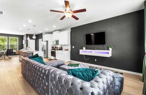 Church Street House | Modern 4BR/4B Near Downtown ATL