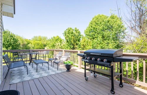 Cartersville House | Modern 4BR by Museums — 10% Week, 15% Month