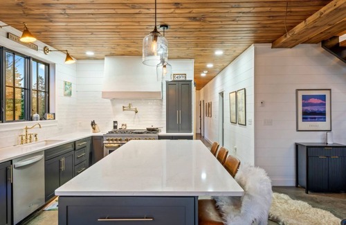 Rangeley House | Modern 4BR Cabin w/Breathtaking Views + Fireplace