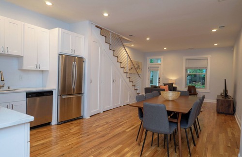 Park View House | Modern 4BR Columbia Heights Gem Walk 2 Metro & Shops with Parking