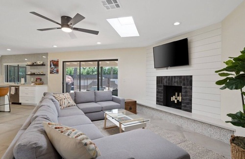 Raskin Estates House | Modern 4BR Home with Pool & Game Room